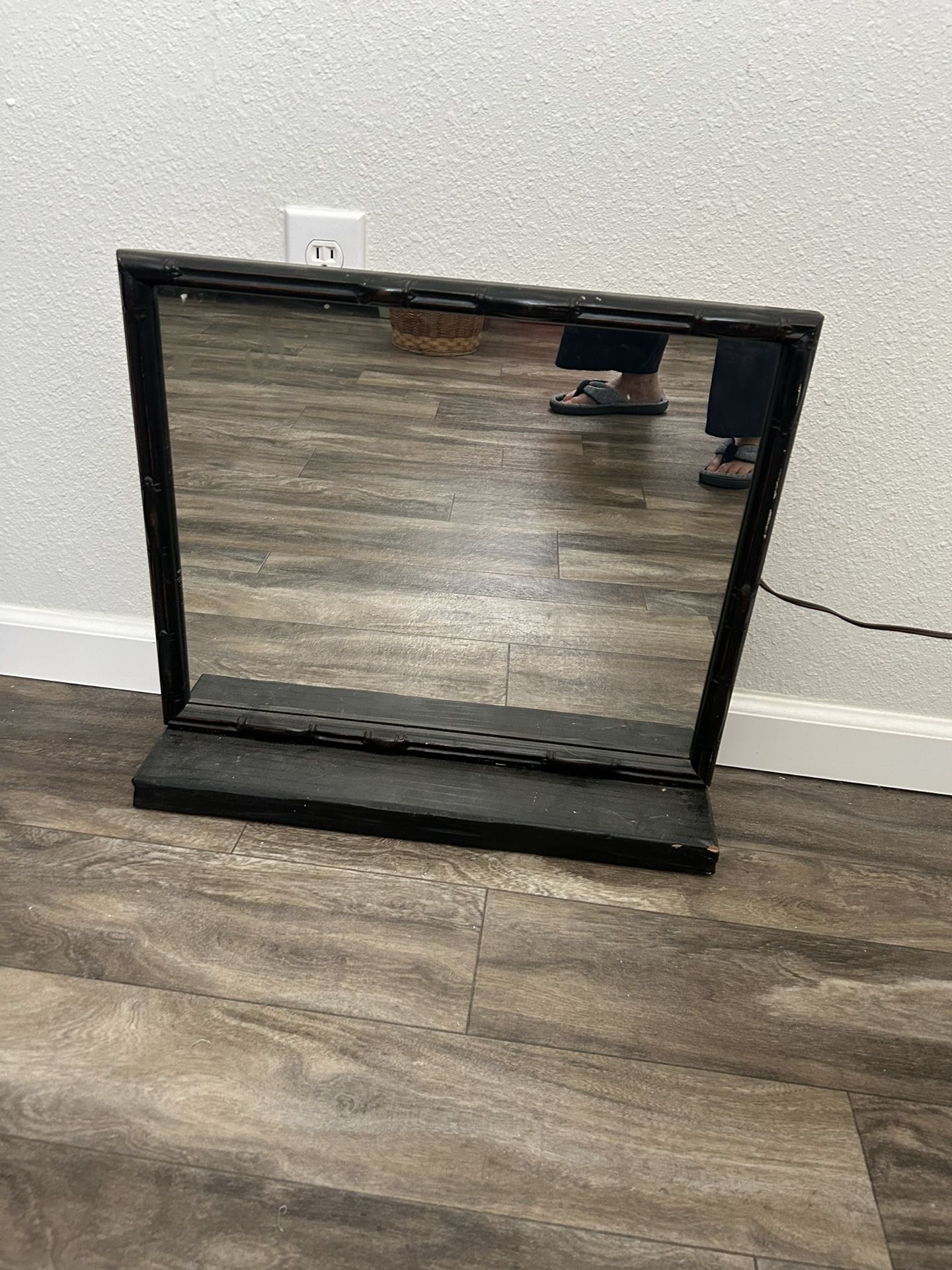 Retro Mirror