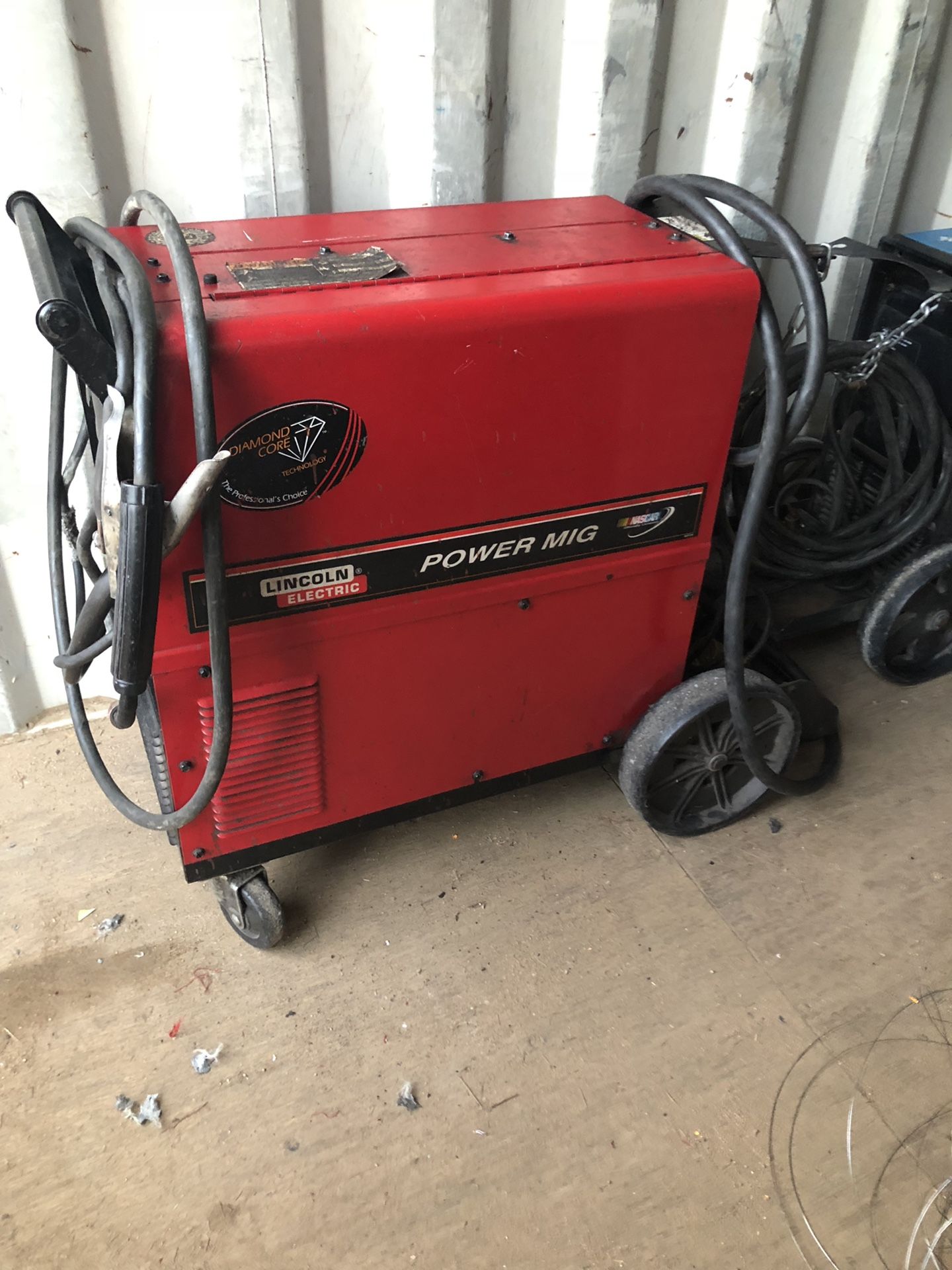 Lincoln Power Mig 255 300 amp Digital mig welder for