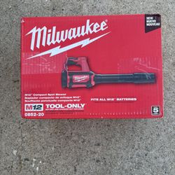 Milwaukee M-12 Compact Spot Blower 0852-20. Tool Only