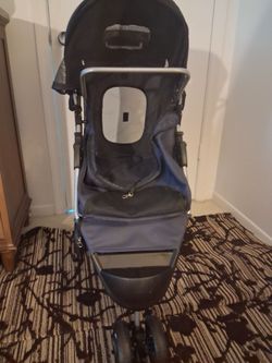 Dog stroller