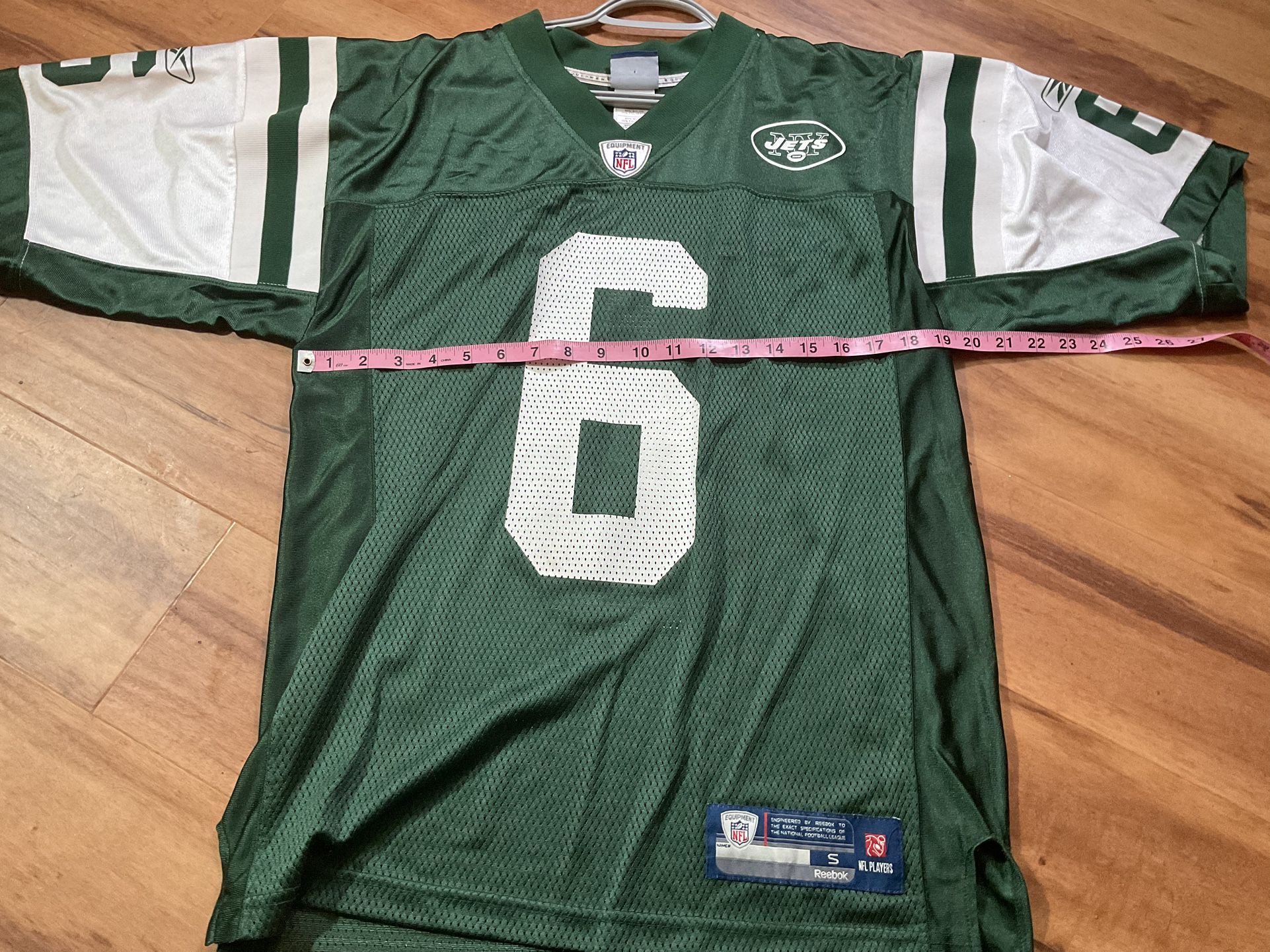 Mark Sanchez New York Jets Reebok Men’s Green Jersey Size Small J-E-T-S. Please see photos for details. 