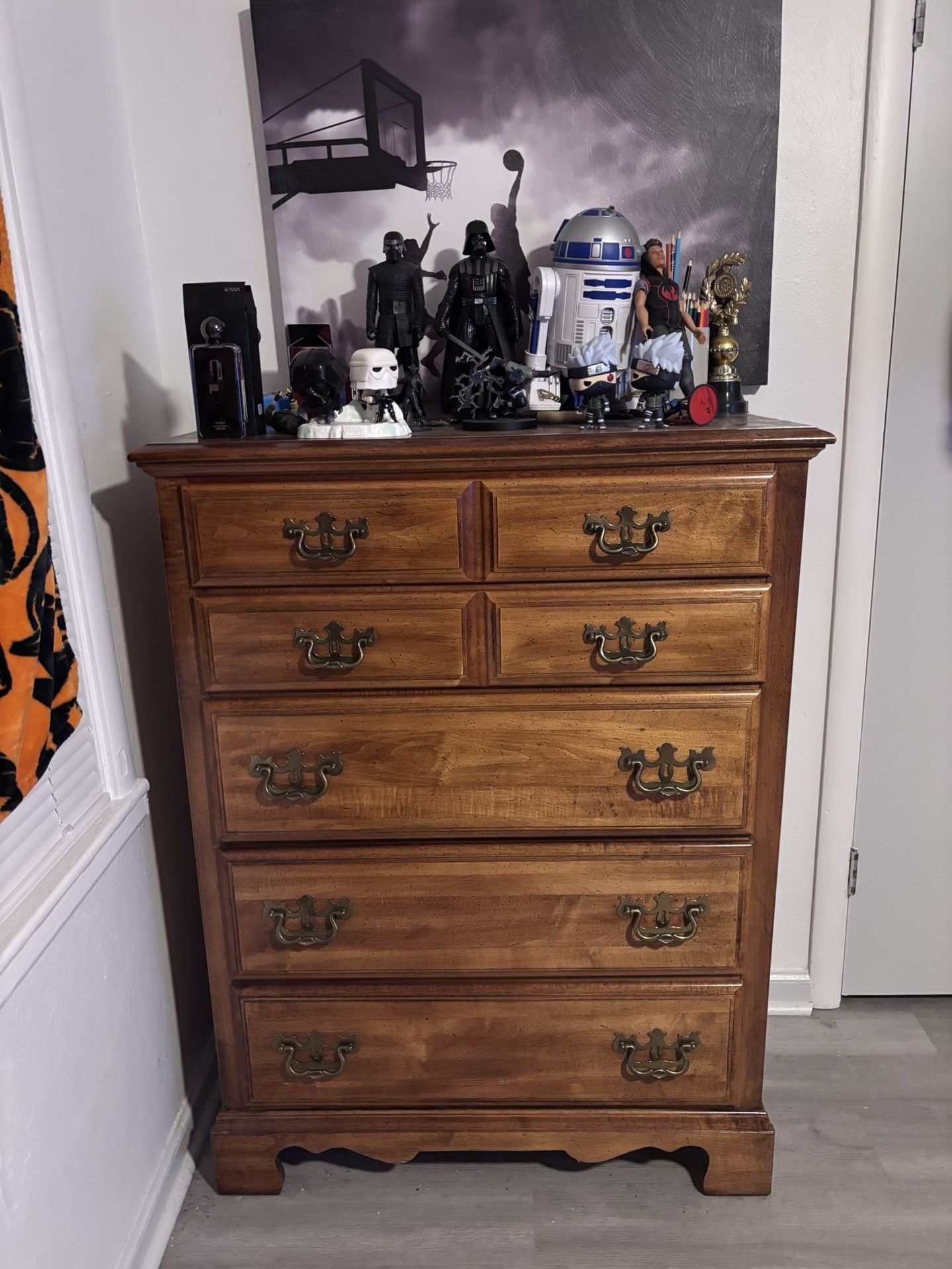 Dresser.