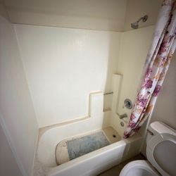 Bathroom White Reglaze 