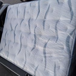 Brand  New Aireloom Epic Firm Mattress Included Box Spring