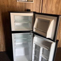 Galanz Apartment Fridge