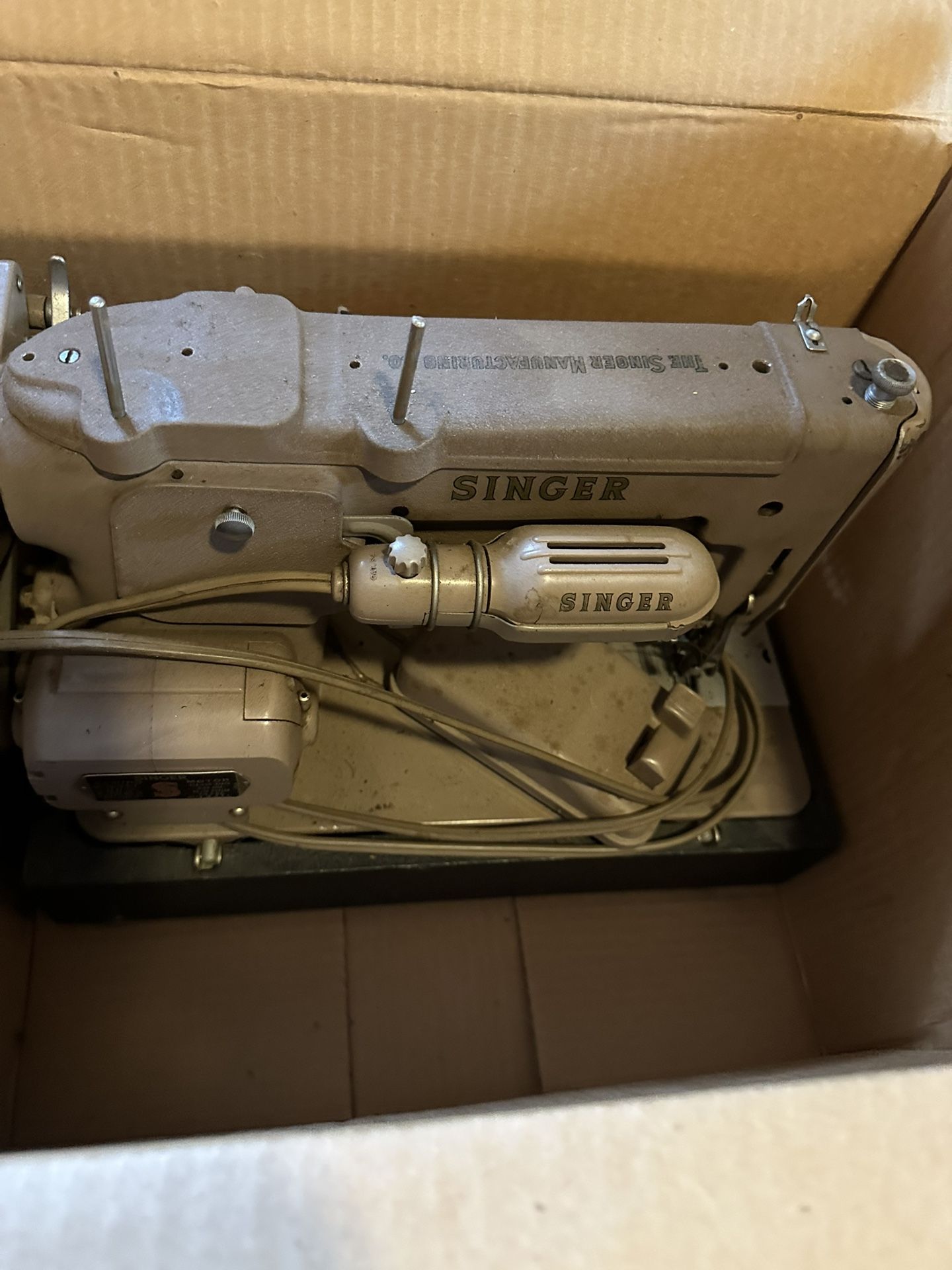 Antique Singer Sowing Machine