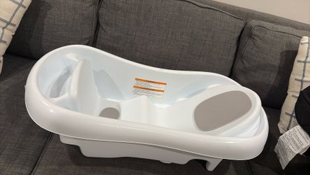 Bath tub
