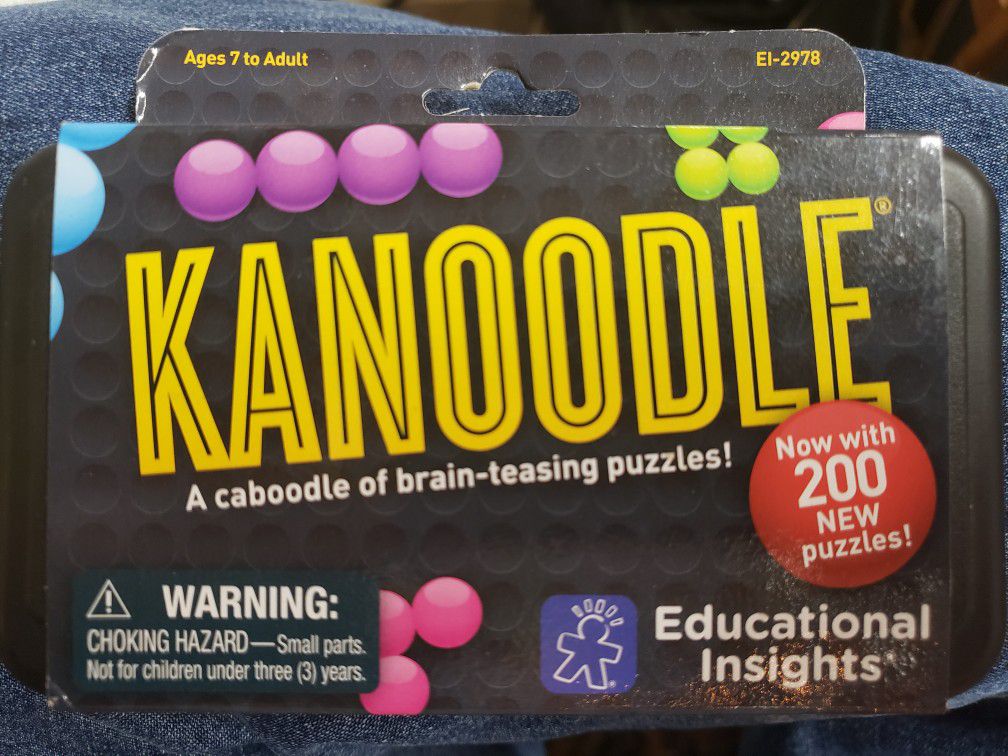Kanoodle A Caboodle Of Brain Teasing Puzzels Educational Insights New 3D Fun!