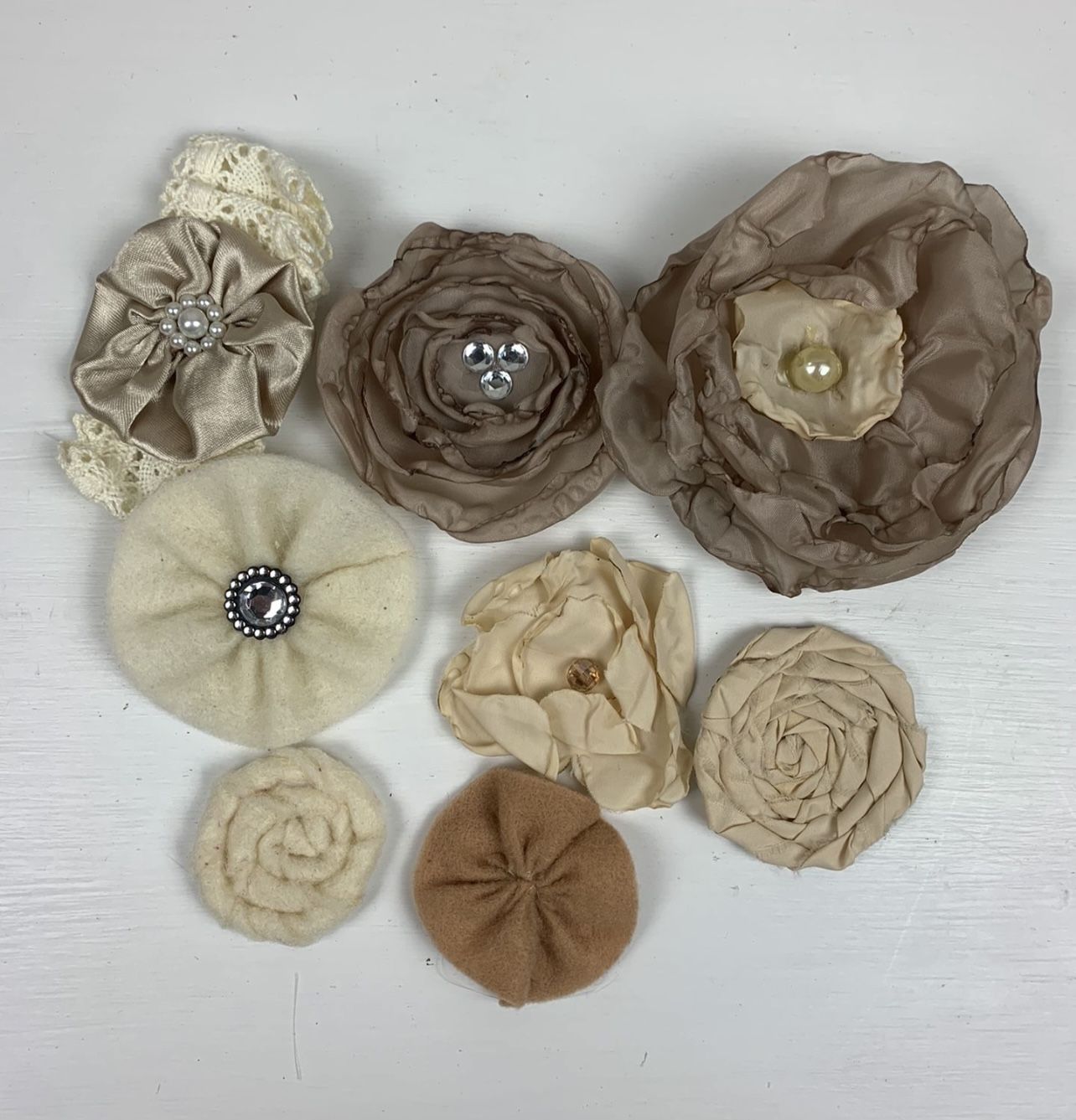 8 Mixed Beige Flowers