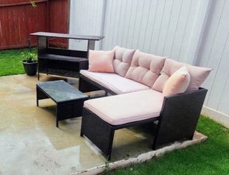 Large Patio set Like New!