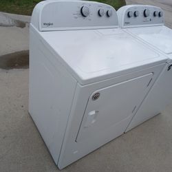 Whirlpool Washer And Gas Dryer 