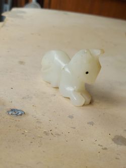 Carved onyx cat figurine