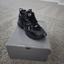 Balenciaga Runners Black