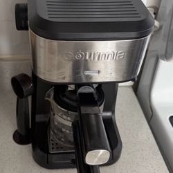 Gourmia espresso machine  (very good condition) 