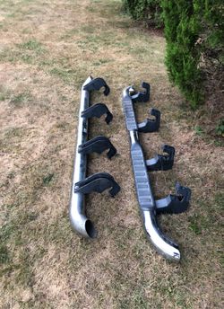 Like new gm Nerf Bars / side steps / running boards 