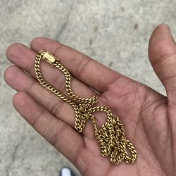 14k Cuban necklace REAL GOLD