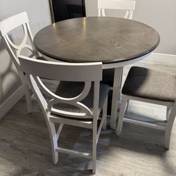 Dinning Table 
