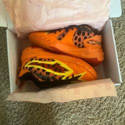 Boys Size 7 Basketball Shoes