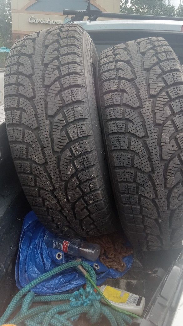 Brand New Hankook 235/65 R 17 Tires With Rims