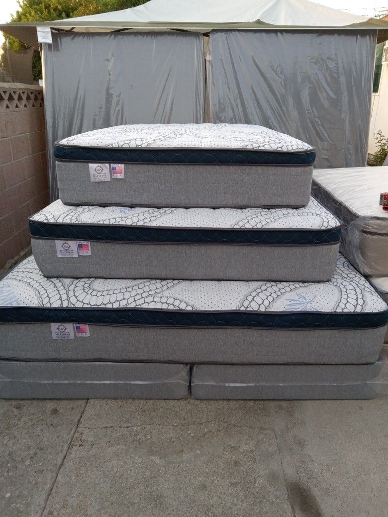 Queen Size Pillow Top Mattress 12\