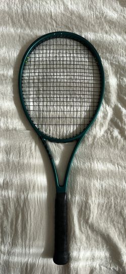 Wilson Blade V9 Pro 18x20 Tennis Racket