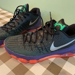 Men’s Nike KD 8 Vinary Basketball Sneakers Size 12,  Model 749375-013.