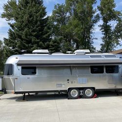 2018 Airstream Signature 27FB