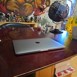 Refurbished Apple MacBook Pro 2.3Ghz i5 13" 2017 