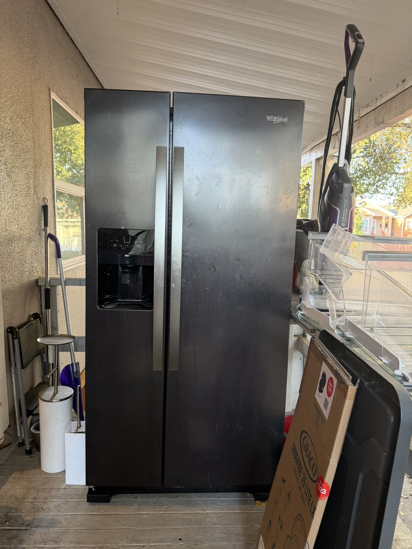 Whirlpool 33-inch Wide Side-by-Side Refrigerator - 21 cu. ft. 3