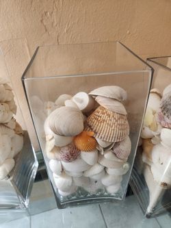 $1 items YARD SALE Hialeah Miami Sabado y Domingo Garage Sale moving tv plates furniture purse shoes comforter sheets shells 