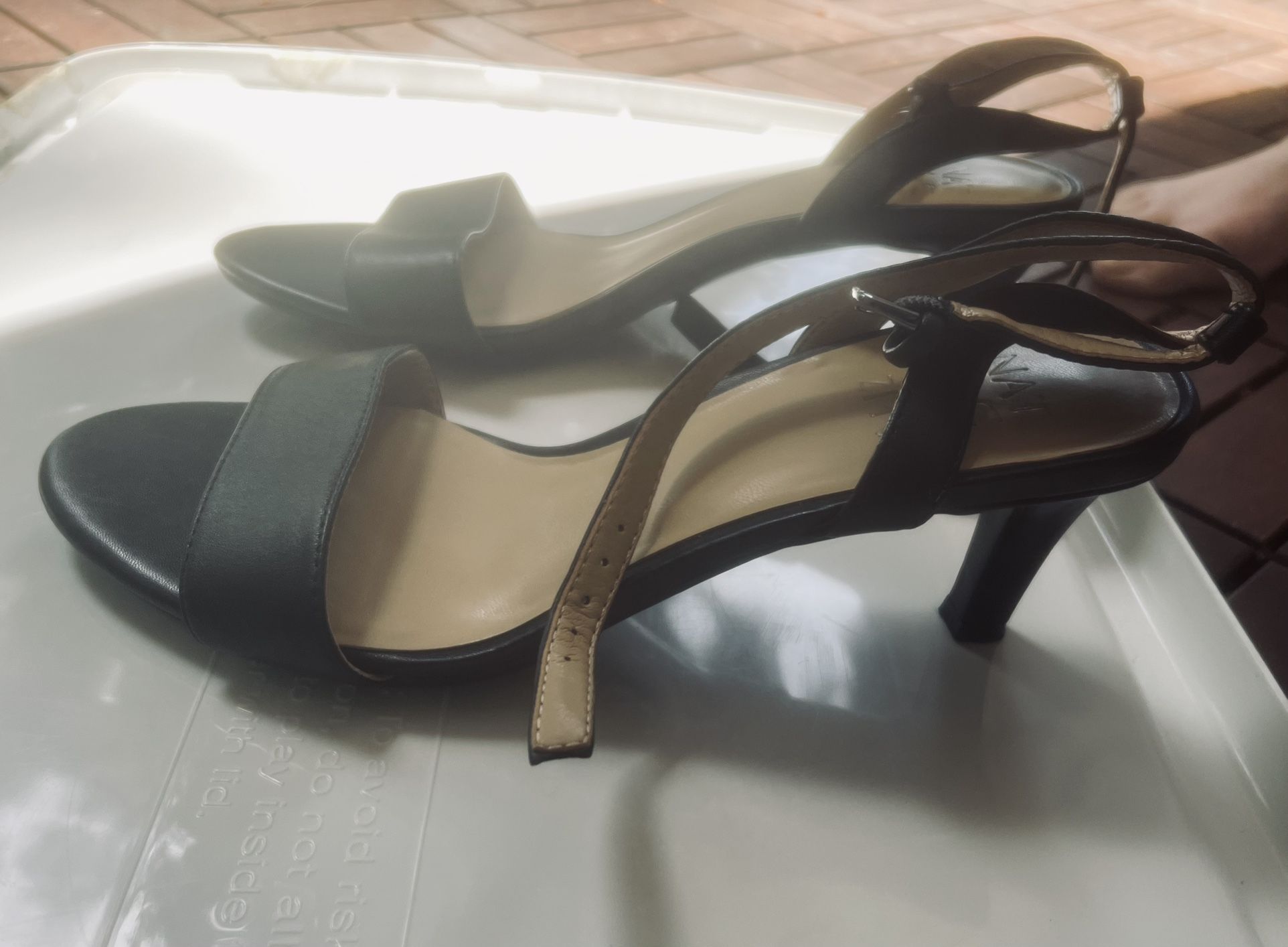 Strappy sexy ankle wrap black 7.5 Sandal Heel by Natralizer
