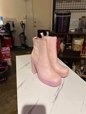 STEVE MADDEN TRIPLE PINK LEATHER CHELSEA BOOTS SIZE 9