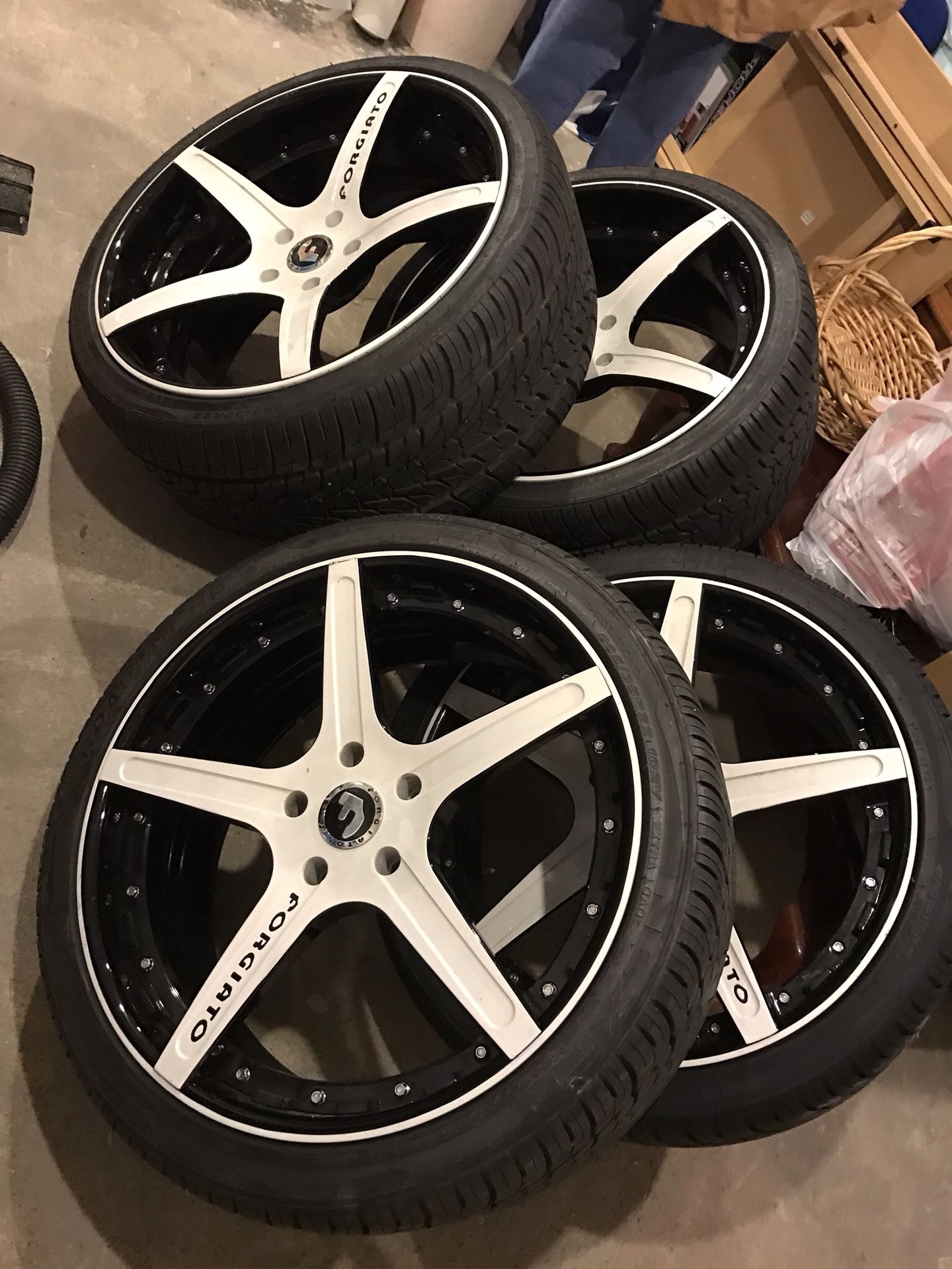 Forgiato Aggio-ecl 5x130 22inch wheels