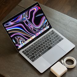 2017 MacBook Pro (3.1GHz i5) 16gb/500gb 