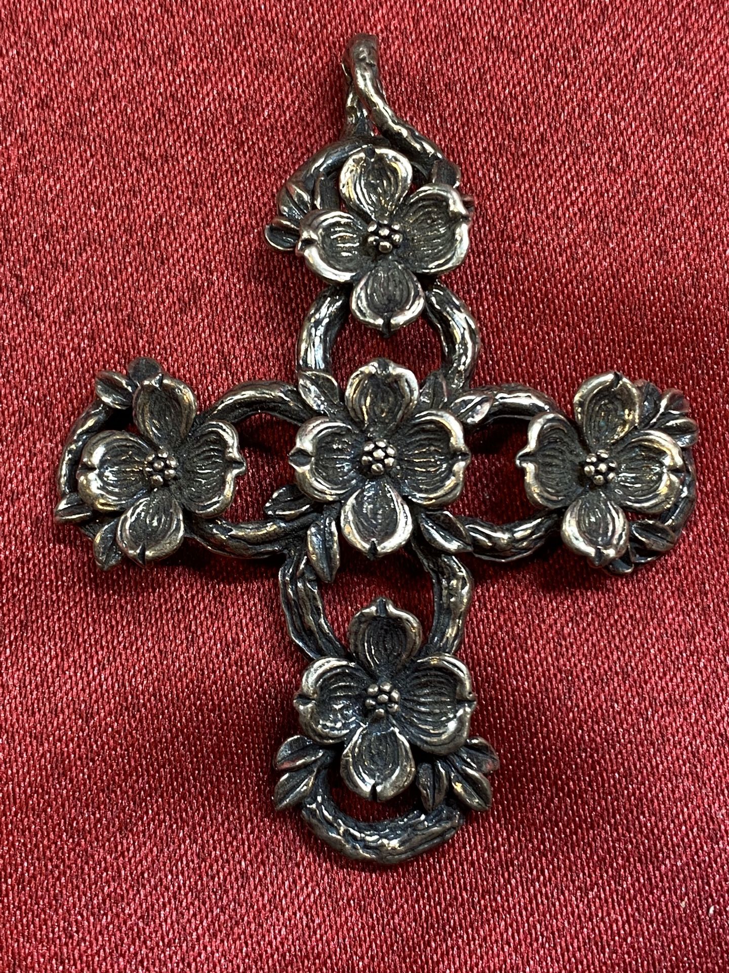 James Avery Retired 925 Sterling Silver Dogwood Cross Pendant