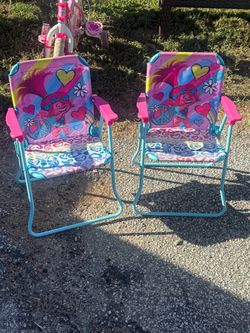 Set of 2 DreamWorks Trolls Kids Folding Patio & Lawn Chairs (Poppy)