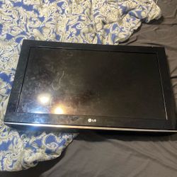 Lg 32 Inch Flat Screen Tv/ Xfinity Tv Box