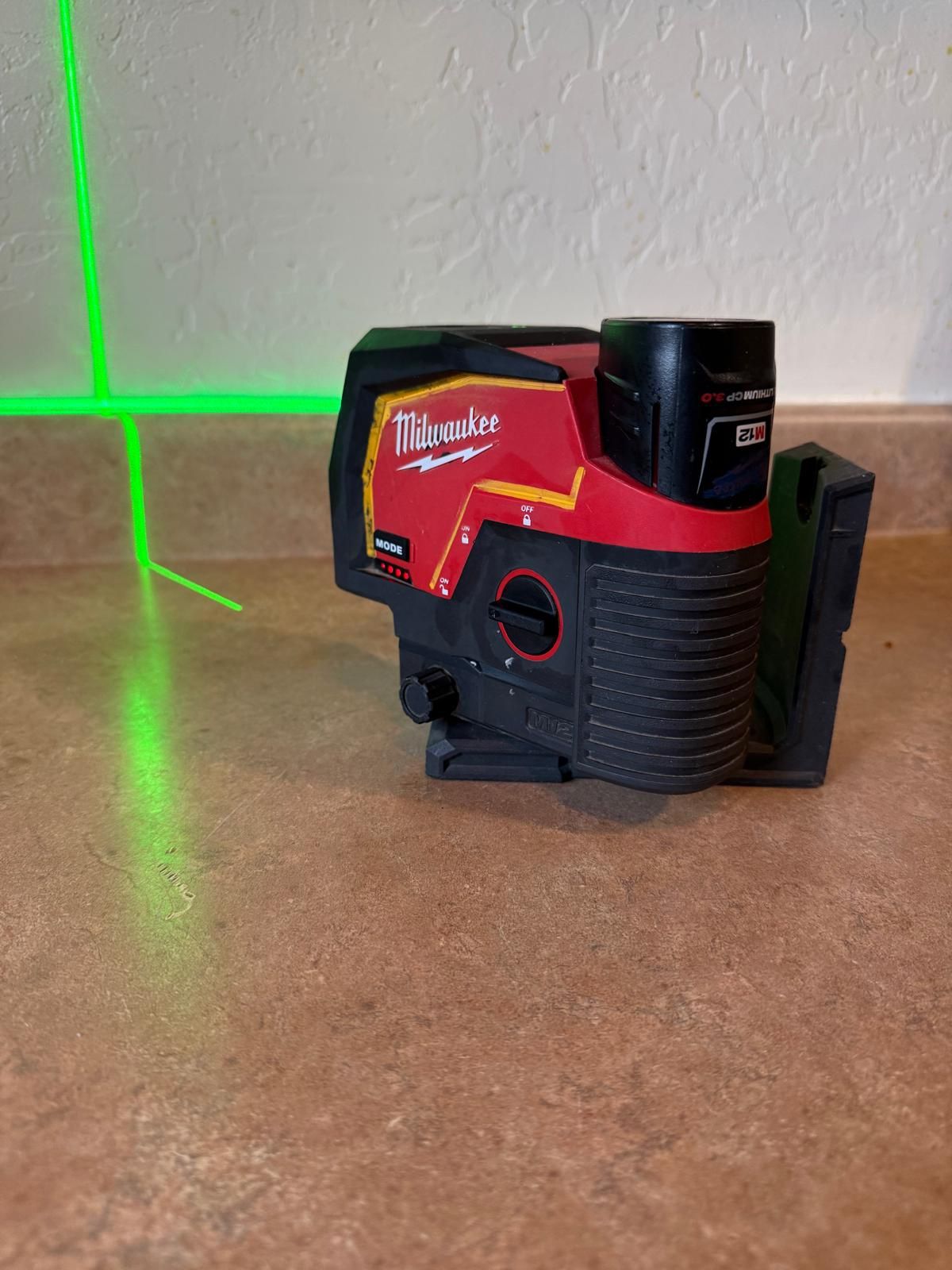 Milwaukee Green Line/dot Laser