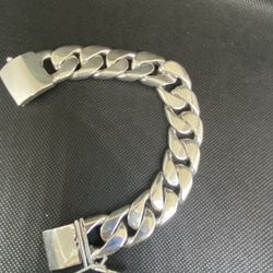 Bracelet