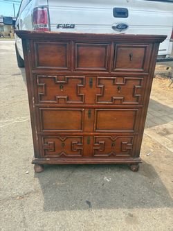 Wood dresser