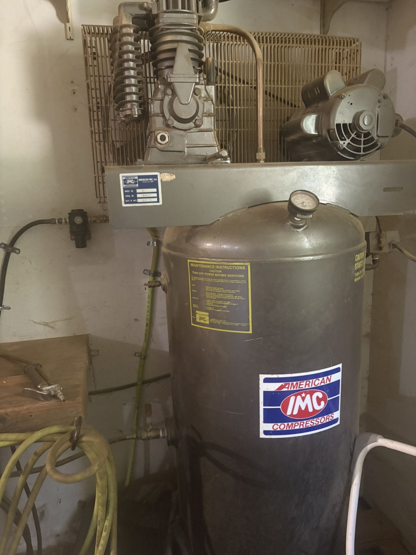 For Sale / Specs: IMC King Canada 216V Air Compressor