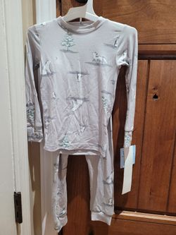 CARTERS WINTER SCENE PAJAMA SET!  SIZE 2 T. BNWT. VERY SOFT AND WARM