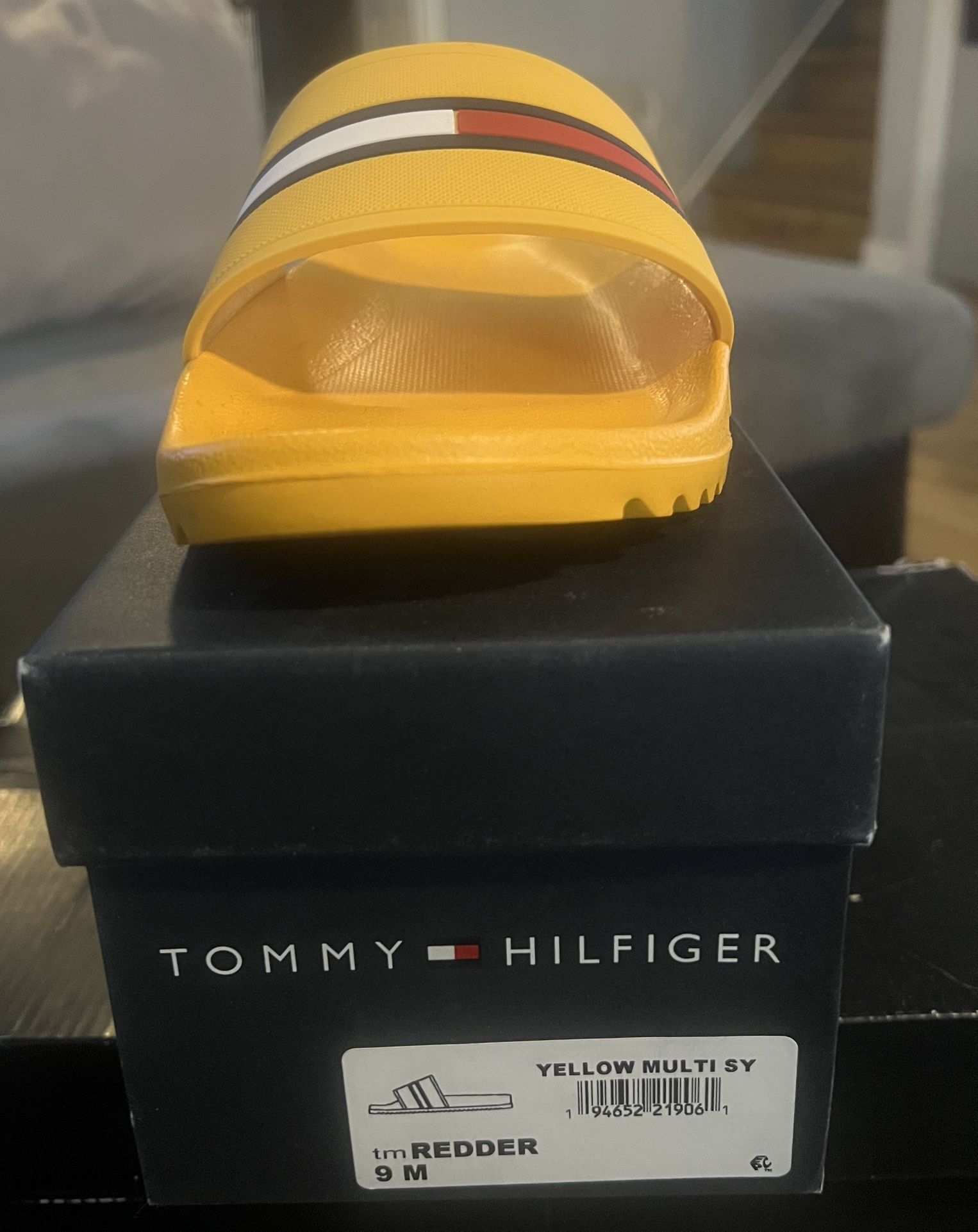 Men’s Size 9 Tommy Slide Sandals