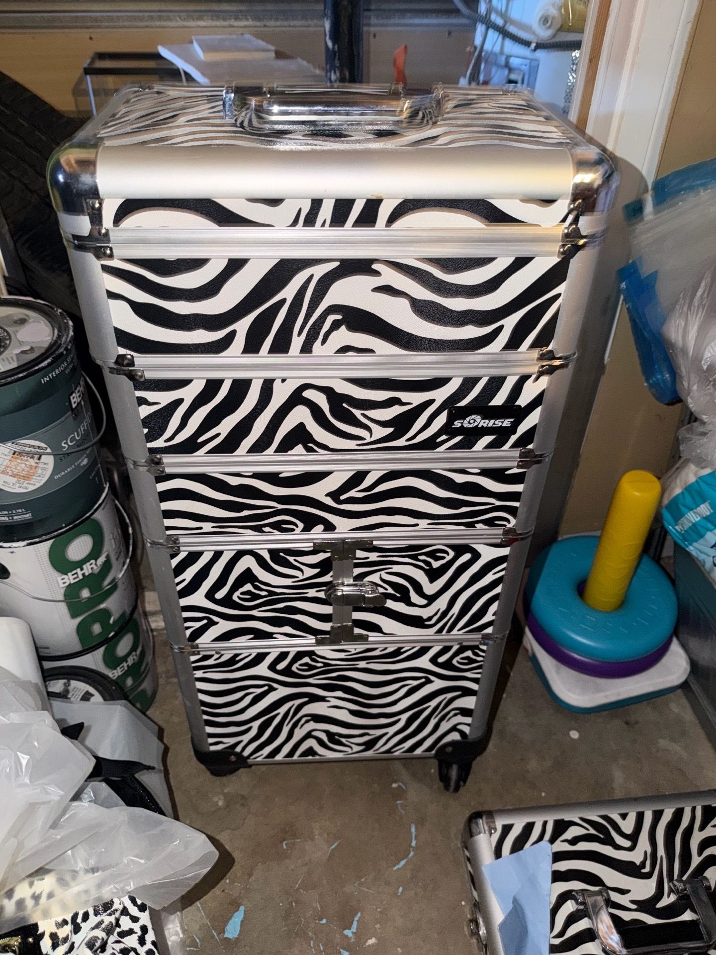 Rolling Makeup box