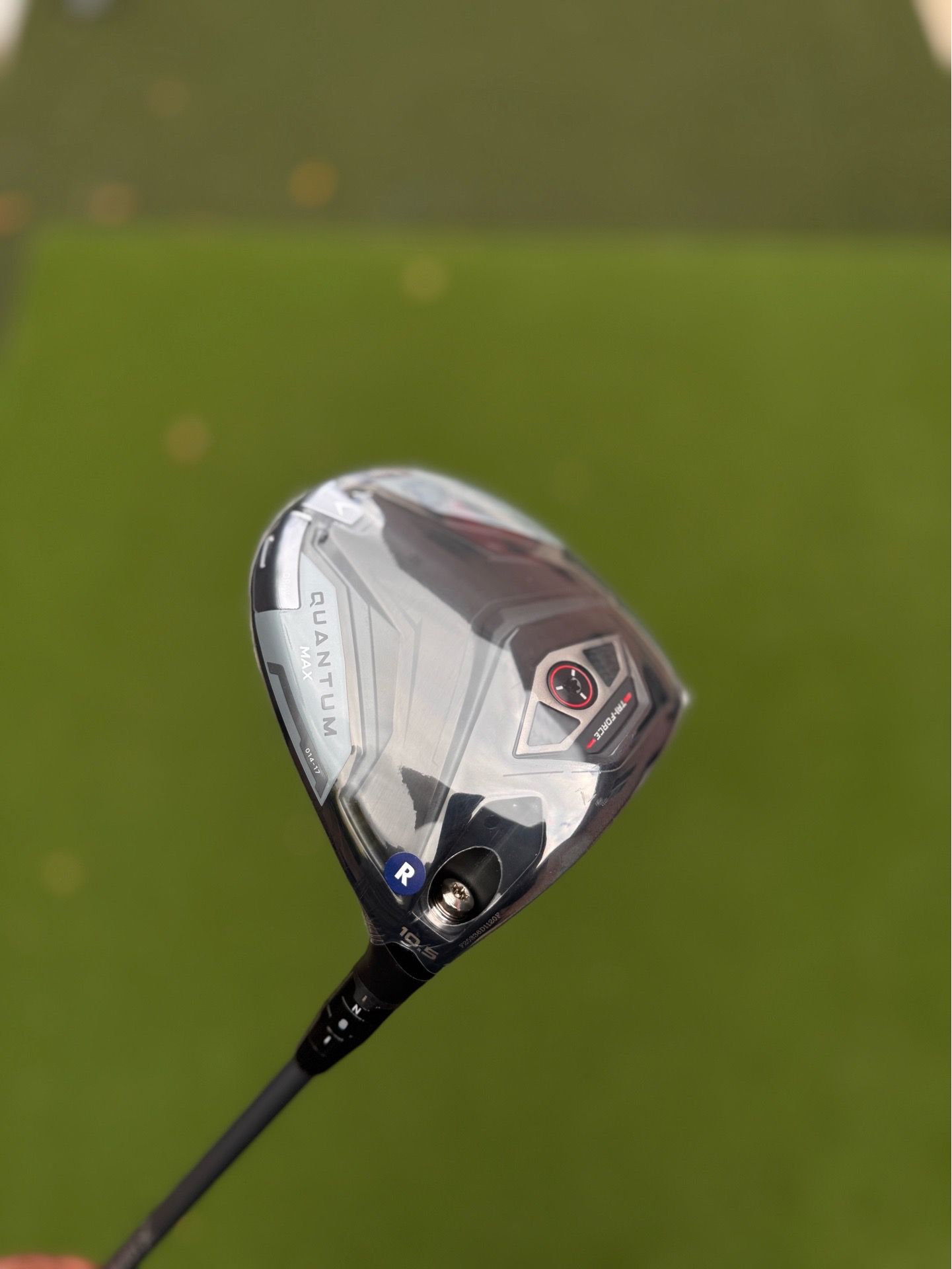 in Callaway Quantum Max Driver Right Handed 10.5 Degree Regular Flex shaft Headcover included