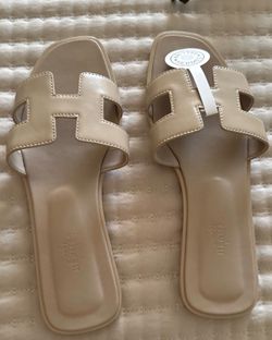 H Slides Sandals