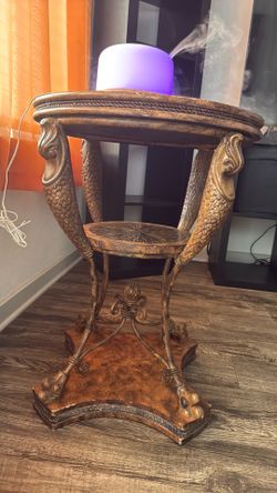 Antique decor round table