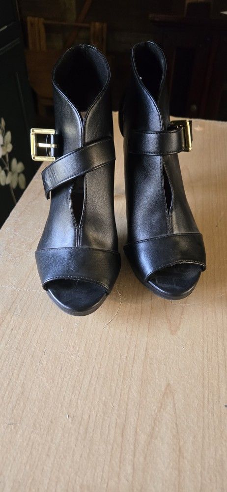 Black Booty Stilleto Size 6