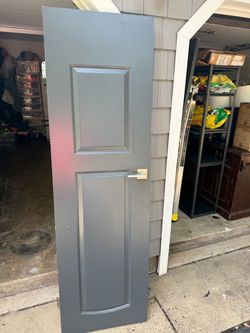2 closet doors