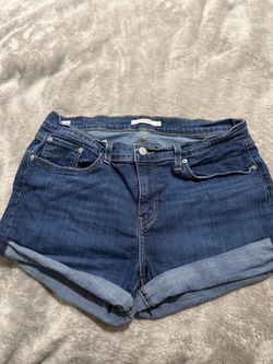 Women’s Levi Shorts